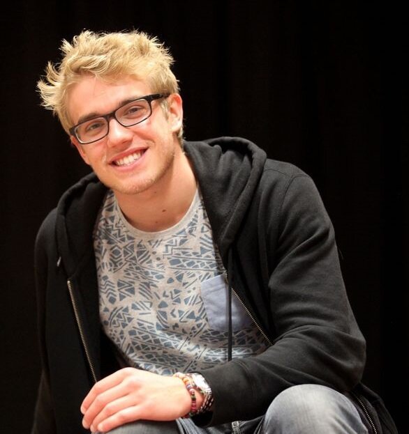 Fanclub of Bobby Lockwood- amazing actor, BAFTA winner, you might know him as Mick from House of Anubis or as Rhydian from Wolfblood.