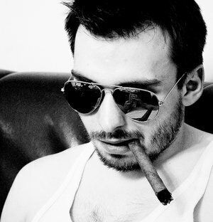 disardaki_adam's profile picture. otobusu kacirinca gurur yapip
arkasindan kosmuyorum