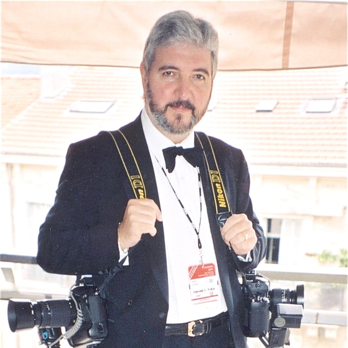 Showbiz photographer 🌴 🎬 https://t.co/vCwqTUDaPF ⚡You've seen my red carpet photos! 👠 Brit-born L.A. 🇬🇧 Wife @jstewartsmith is PR pro, genealogy ace. ✍️