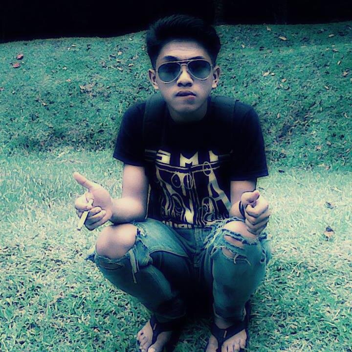 @wandyCiryl : humoris, romantis, unik, langka, lucu, and multi talented