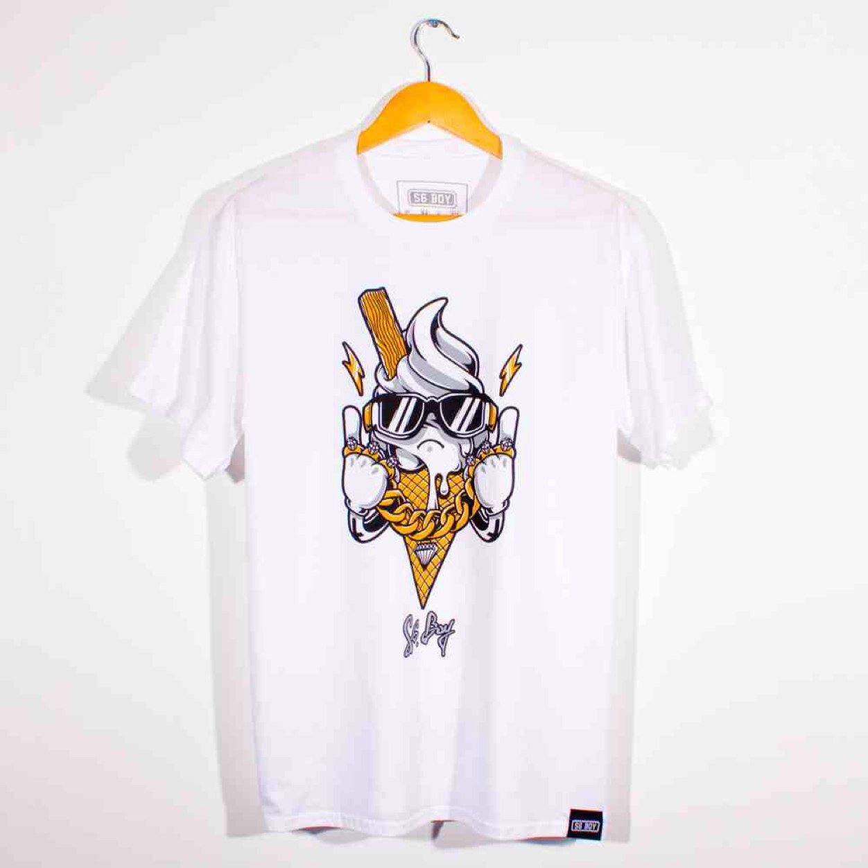 STREETWEAR LIFESTYLE, ART, MUSIC AND EVERTHING IN BETWEEN.