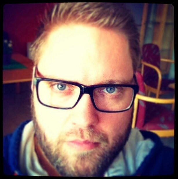 En teknik- och fotbollstokig 2-barnsfar i sina bästa år. Jobbar med barn och ungdomar på en 4-9 skola i Östergötland. Är en del av @Codeteachers