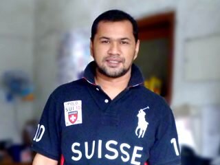suka semua orang yang baik, murah senyum, gemar menabung