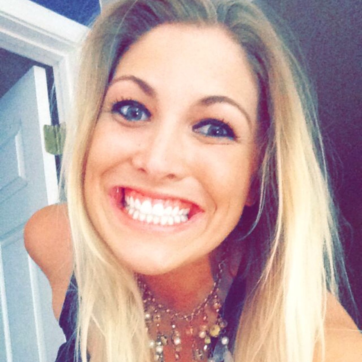 carlenecashwell's profile picture. Chronicles of a Flight Attendant.   IG: carlyshepherdd