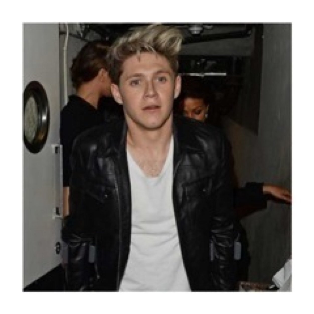 i take request ! and please also follow @louzyniall because the owner of this account !