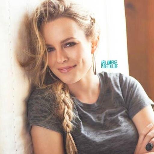 He's the flame in my life. For eternity he will be. [Twilight RP •• 18+ •• Imprintee of @BradyFcller •• Momma of Jack; born 24/12/13 ]