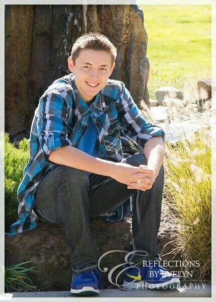 Sophomore at HVHS. Baseball. God. Single.