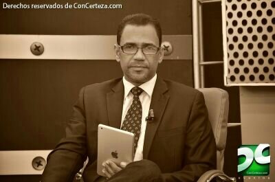 Conductor de los Programas de Televisión; Moca por fuera y por Dentro, canal 3.