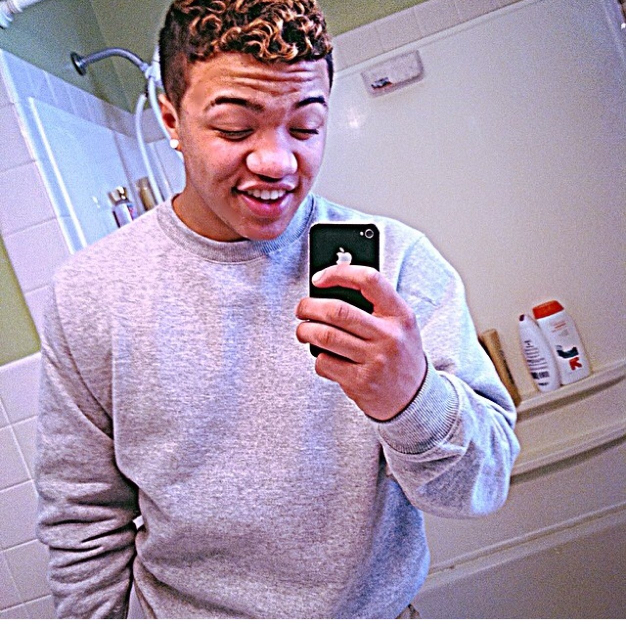 Everyone follow RoyalT from imstagram