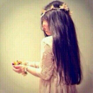 . ‏كايده واتعب على شان المقام الكايد .. واترك الهين مع صفق الهبوب يعدي .. بنت واحب الطناخه والشموخ الزايد .. والطناخه والشموخ اسلوب ابوي وجدي ✌