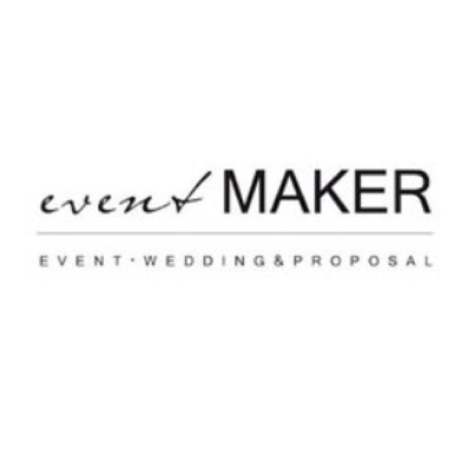 We’re an event management agency specialized in communication and public relations. We speak a language of words, gestures, colors and sounds.