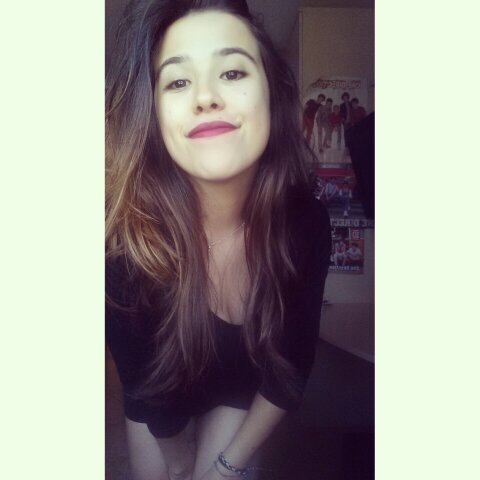 Just a girl who wants to be happy. @onedirection @ddlovato @taylorswift13 I love my british friend @RYAN_bbad ♥
