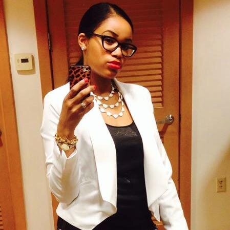 I wear many hats: Wife, Mother, Businesswoman and Master's Degree Fashion Student. I'm giving you tips on the latest fashion trends, news, gossip & more!
