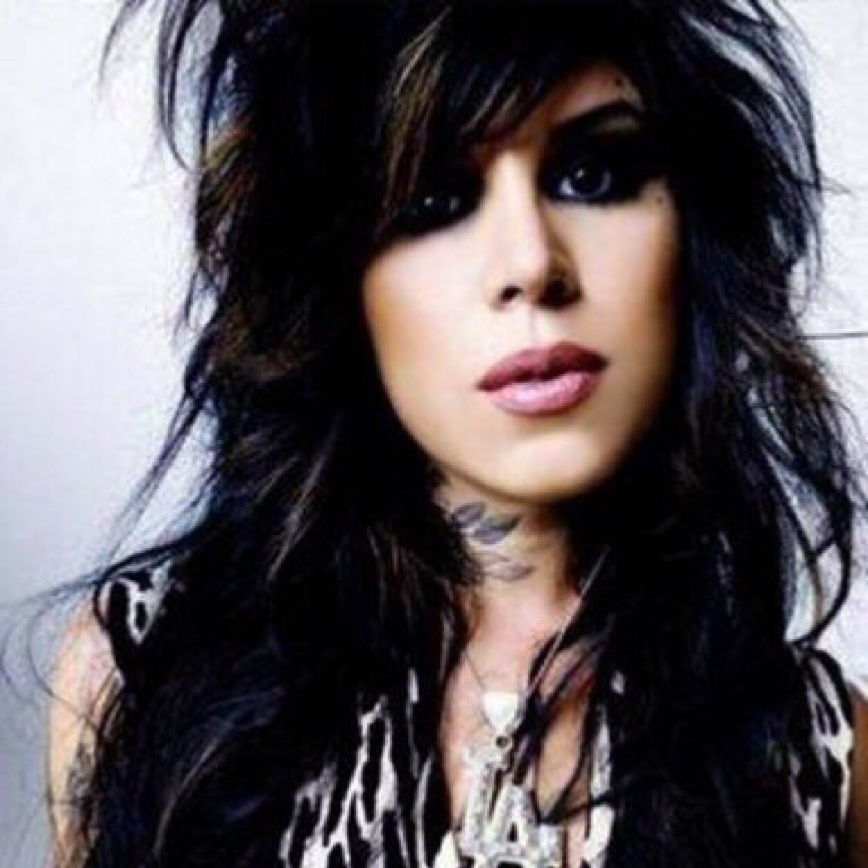 Tattoo artist. A tattoo shows who you really are!! May have seen me on L.A Ink . (Taken by @xDevilishfake)