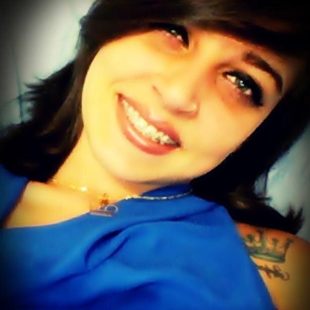 Quero ser feliz, quero viver a vida sem se preocupar com os outros, quero viver intensamente cada dia, eu quero ser eu!