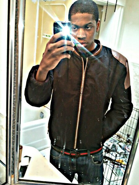 Am ina makin money I ain't ina makin friends cause these nigga's ratin..... I ain't fina take a chance.