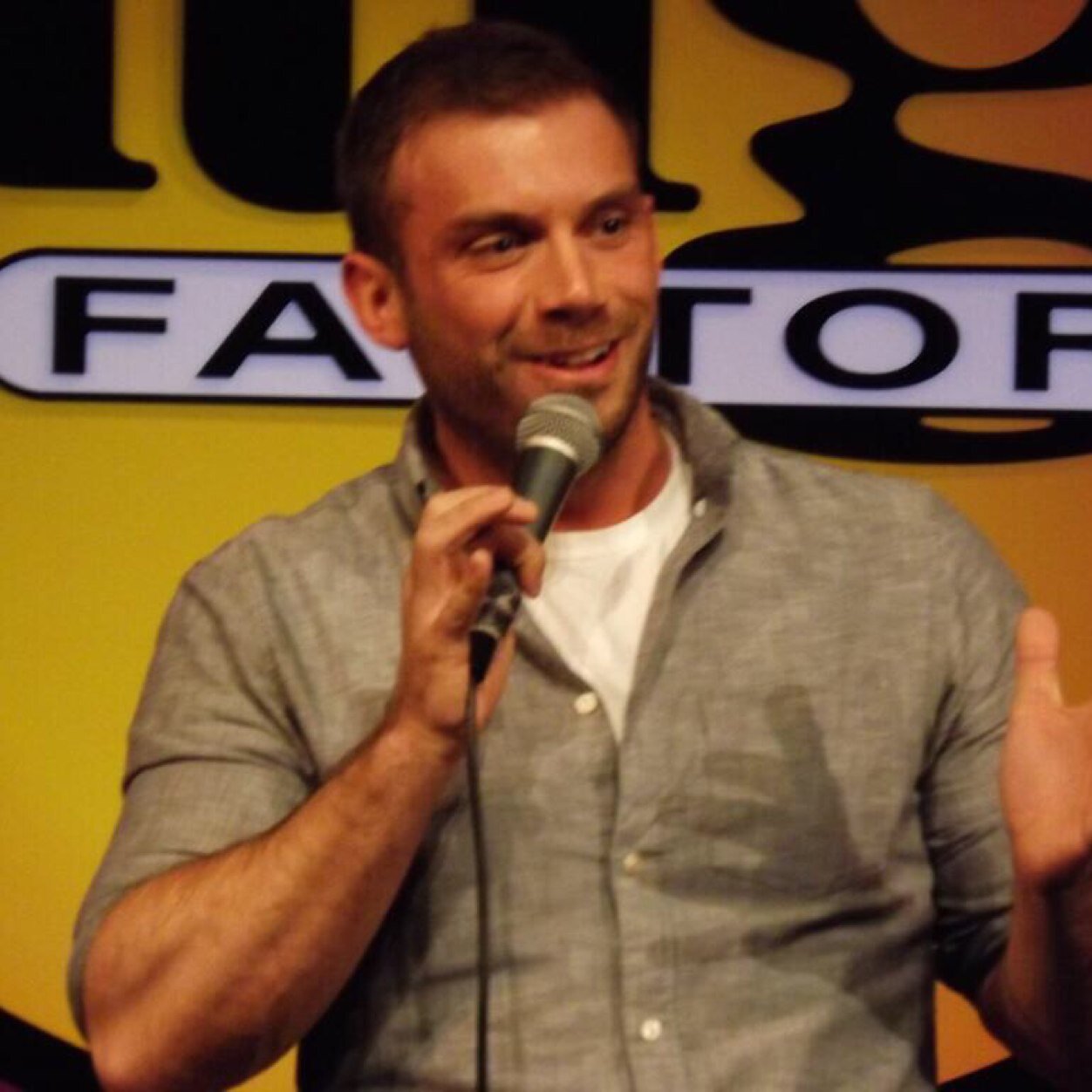 JonahJurkens's profile picture. semi-pro high fiver, traveling giggle salesman