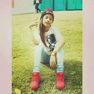 Oi, tudo na paz ?  então ... eu amo Reggae, gosto muito de rap , curto skate e long , porém não sei andar , é isso . Agora só me segui , obrigado.