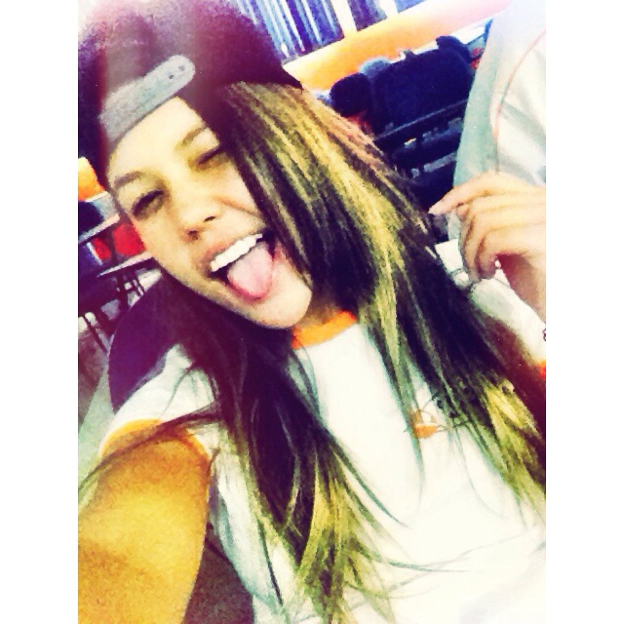Follow me *-*