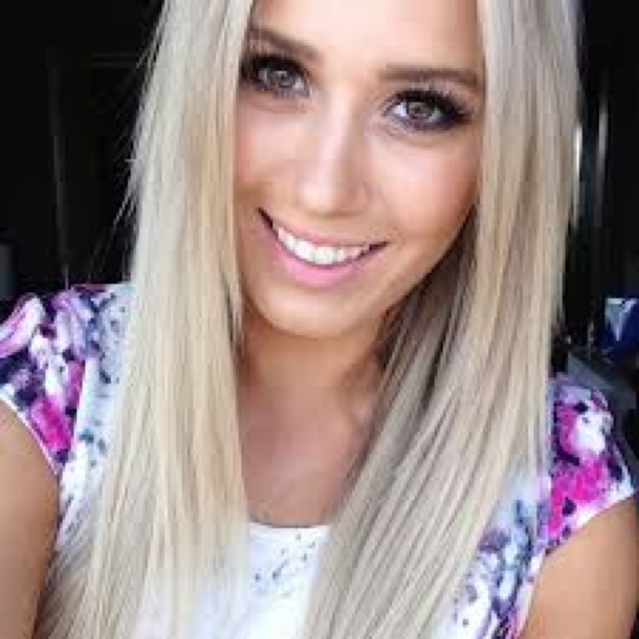 Lexi. District 4. [THG RP]