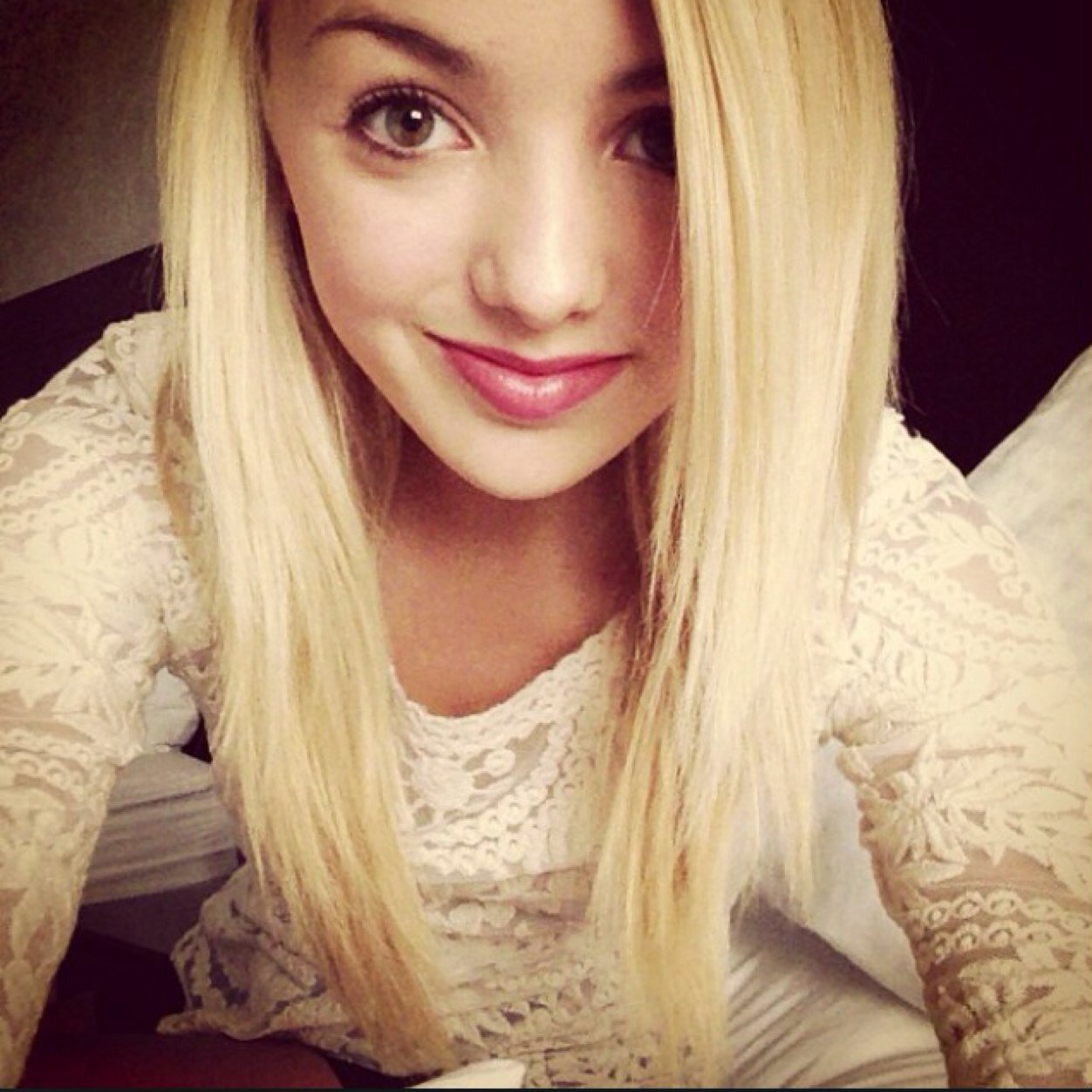 Im Emma | #Bisexual | #Single | 17 years old | Loving Life |