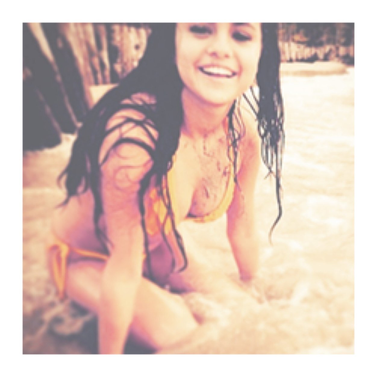 .- nos separan miles de kilómetros pero mi amor siempre estará a tu lado -. ♡Selena & michelle carvalho ♡