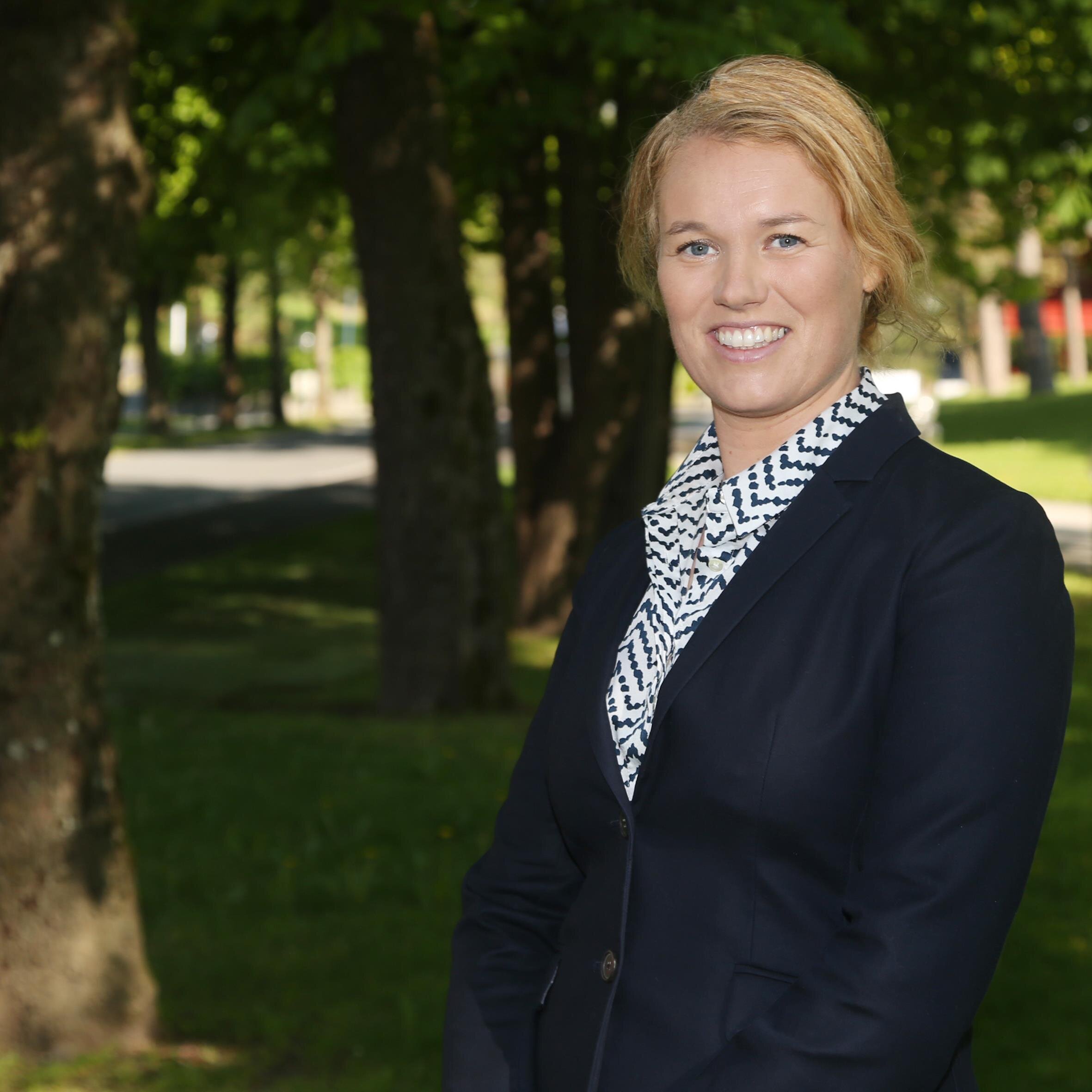 Communications professional with independent views tweeting from Norway on politics, news, R&D and innovation. Climate Reality Leader. Founder of By Nature.