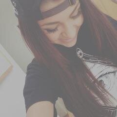 - Hiyaa!! i'm Andrea. Kian Lawley is my boy. and Anna is my daughter. :)