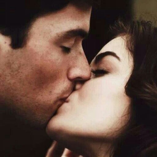 Teacher from Rosewood High School. |+25| My life is @Aria1Montgomery.