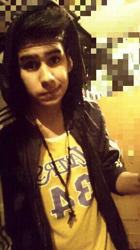 hello! me llamo ezequiel, y bueno me gusta el break dance, hip hop, soy de boca, y we nada rre copado jaja
