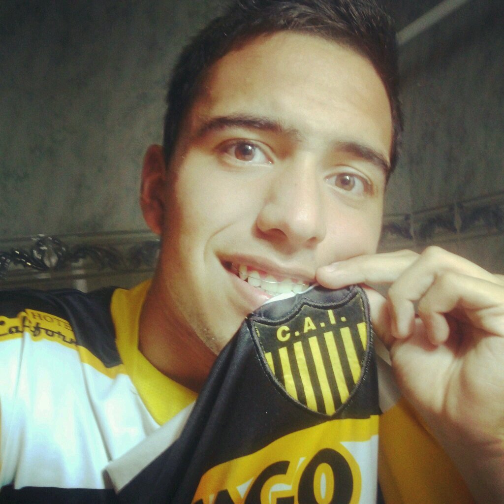 La pelota siempre al 10,que ocurrira otro milagro! ツ