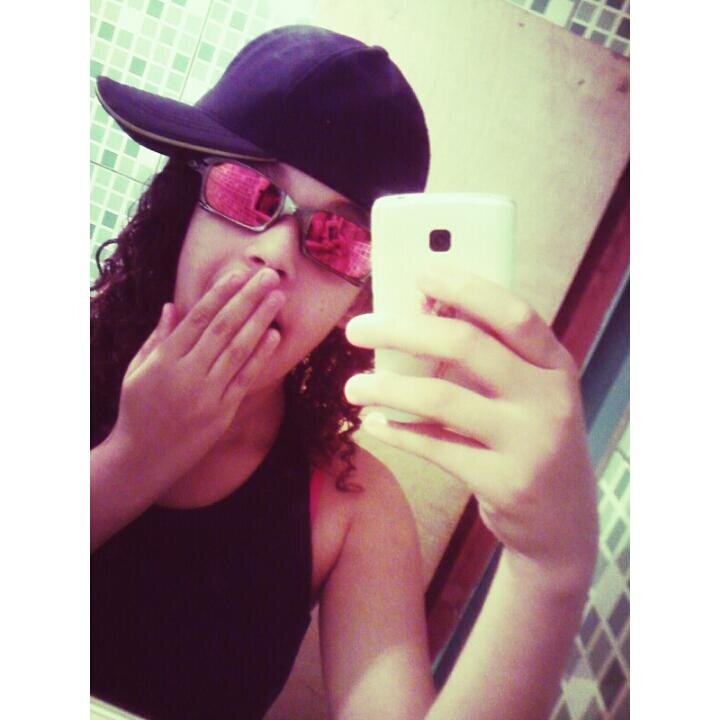 momozin vamos fazeer assim euu cuido de vc.....vc cuida de miim 3 3