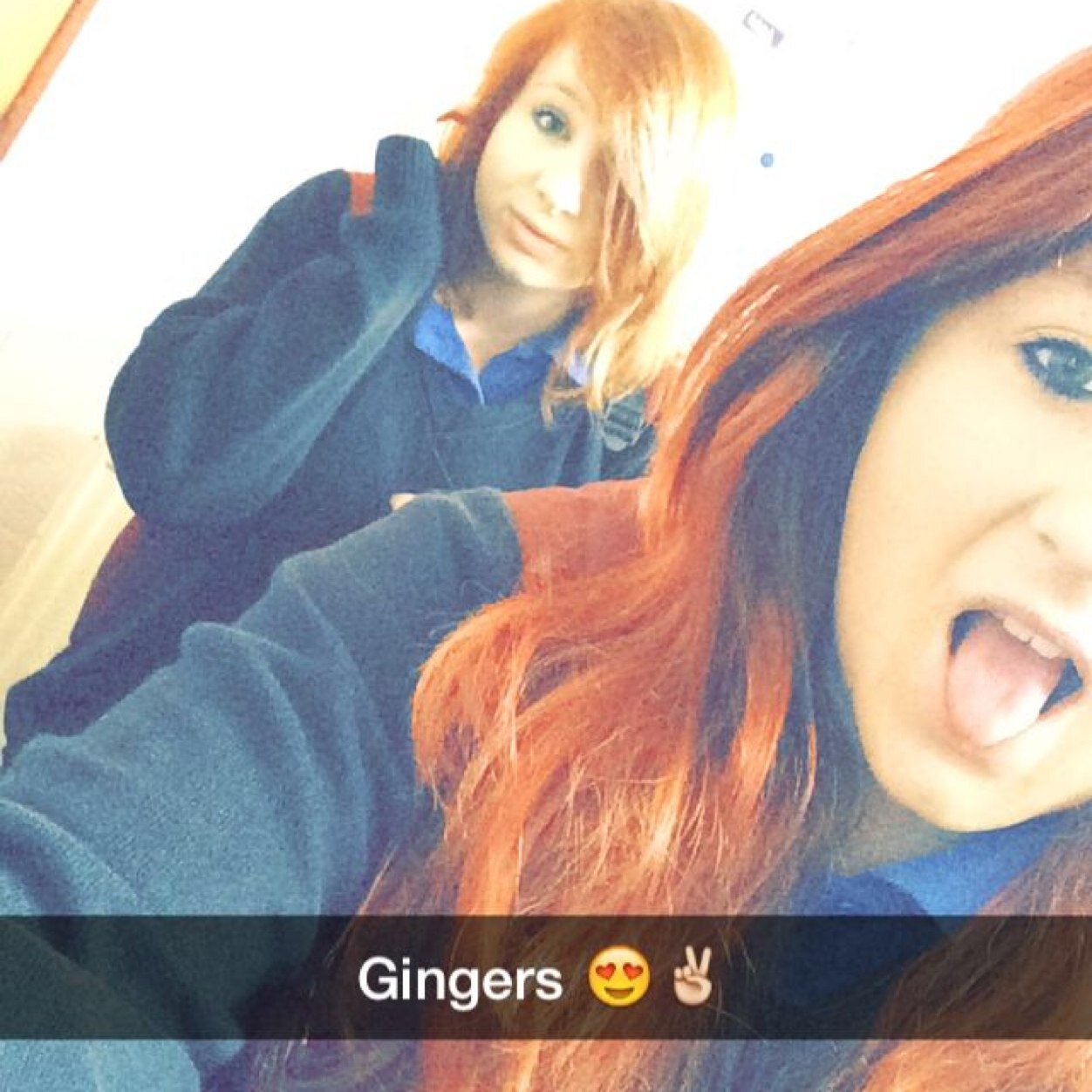 Youtubers✌️ But heres a free follow so go follow @_jenna_spudd pls TyTy - Ask To Follow back (: