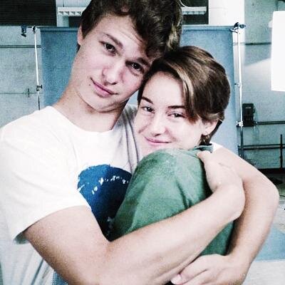 SIGO DE VOLTA  :) ''Sentimentos capazes de provocar revoltas , e sensações maravilhosas.''