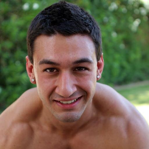 Follow my naked life @FRATPAD. Click on the link below ↓amazon wish list link http://t.co/IWHasAXKKe