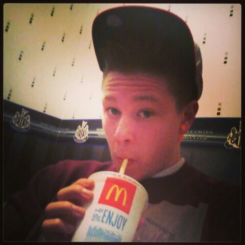 Kyle, 20, from Newcastle, where else, Fitness Guru, Football Fanatic, Fam and Friend's , Animal Lover :) #NUFC #LFC Fan