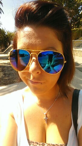 i love to dance- laugh - sunbathe - travel .. just got back from 2 years in oz. love nature photography and the great outdoors ❤