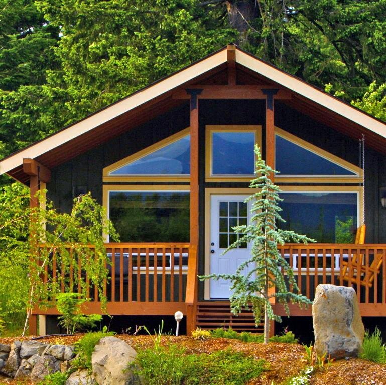Officially the best B&B in the Columbia Gorge. Our luxury cabins are perfect for romantic getaways in Washington State. Only 1 hour from Portland & Vancouver.