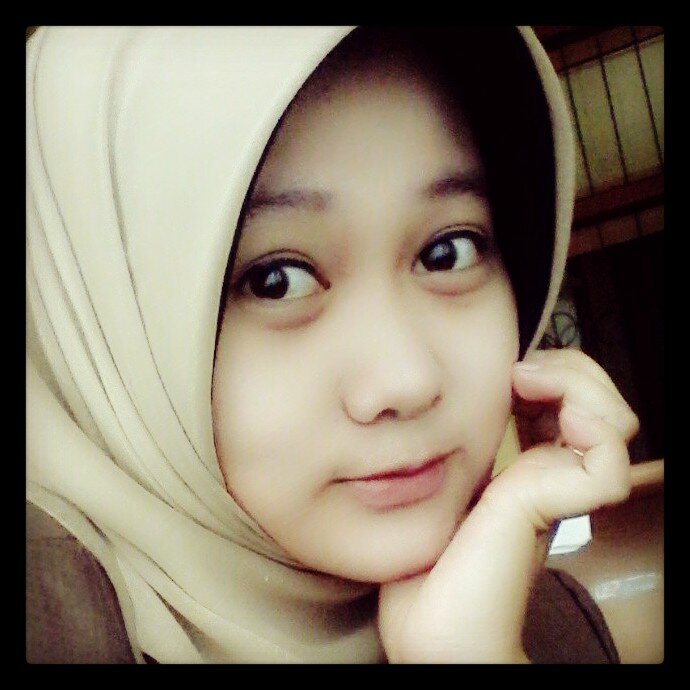 Si cempluk ♥ gak TELITI,PELUPA,..
   Cuek ♥ Kerja n Beljar = IBADAH ♥