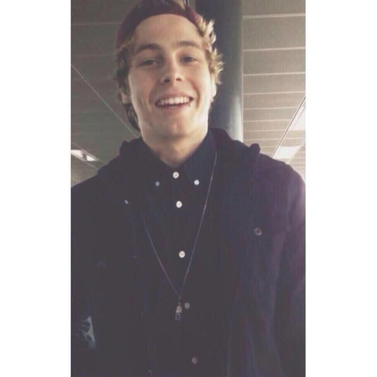 Free Follow from @likelyhemmings because I love you and just a reminder that 5sos love you to and will follow you ♡
