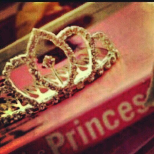 من كآنَ سبب سعآدتيَ ولوّ لِ لحظه ' آللهمَ أسعده طوآل لحظآت عمرهہ . . ♡
