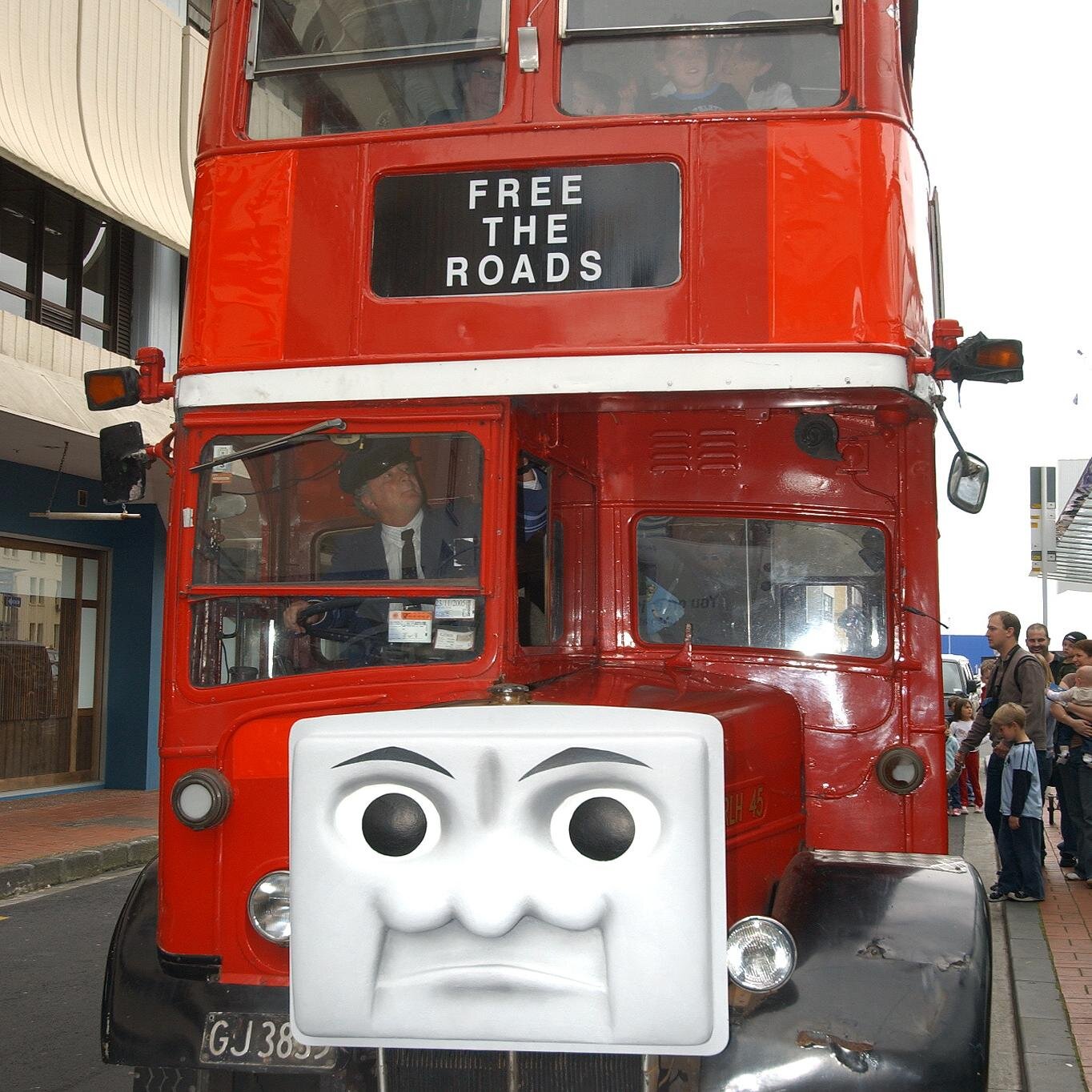 robbiesfunbus's profile picture. Events, weddings & tours with NZ's largest range of unique double decker buses and coaches.  Now on Waiheke, Auckland and New Zealand.