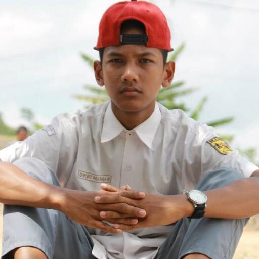 efrontpratama's profile picture. 
