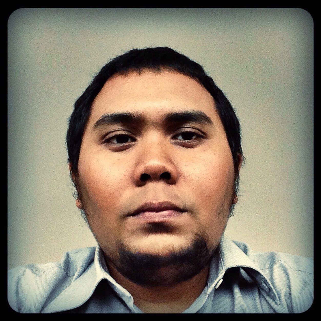 Former Film Reporter at https://t.co/e0zeoBdVlV, Pascasarjana UI Kajian Wilayah Timur Tengah dan Islam, Arsenal
