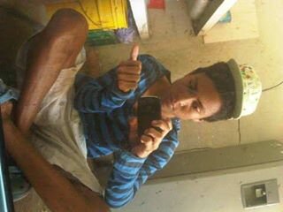 Ella: cual es tu mayor deseo? :g.       El: un beso bajo la lluvia..y el tuyo?        Ella: que empieze a llover *-*