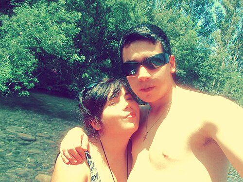 Soy una Gamer y algunos dicen que geek .ahm .... me divierto sanamente, amo a mi novio :D
