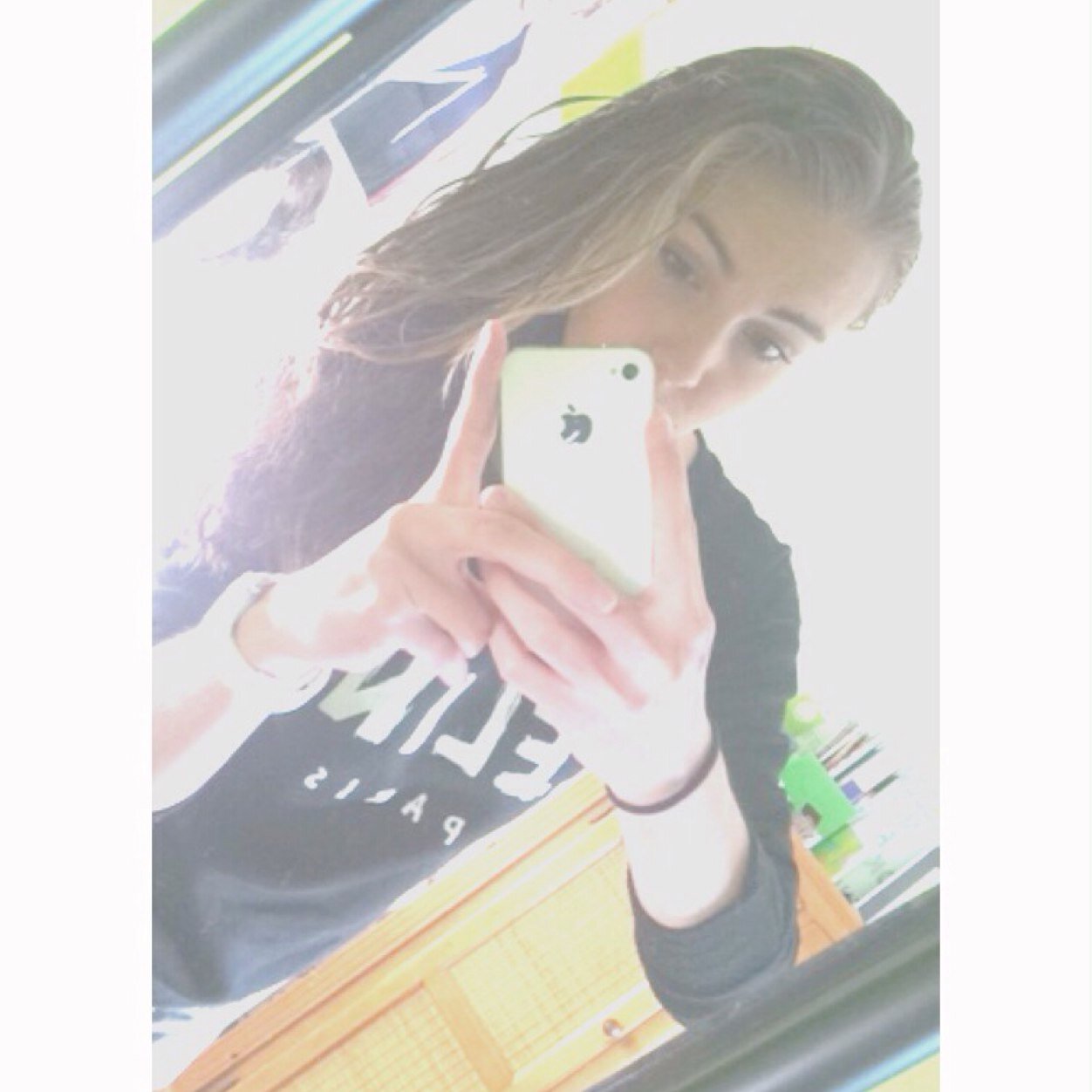 dvc mc1 • lc h3b. • Ajax Amsterdam • insta; xamberkersten • # tweet nooit meer .