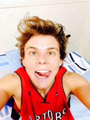 Girl 14, Aussie follow me on snapchat for some funny snaps - jemjem125  love Nirvana x