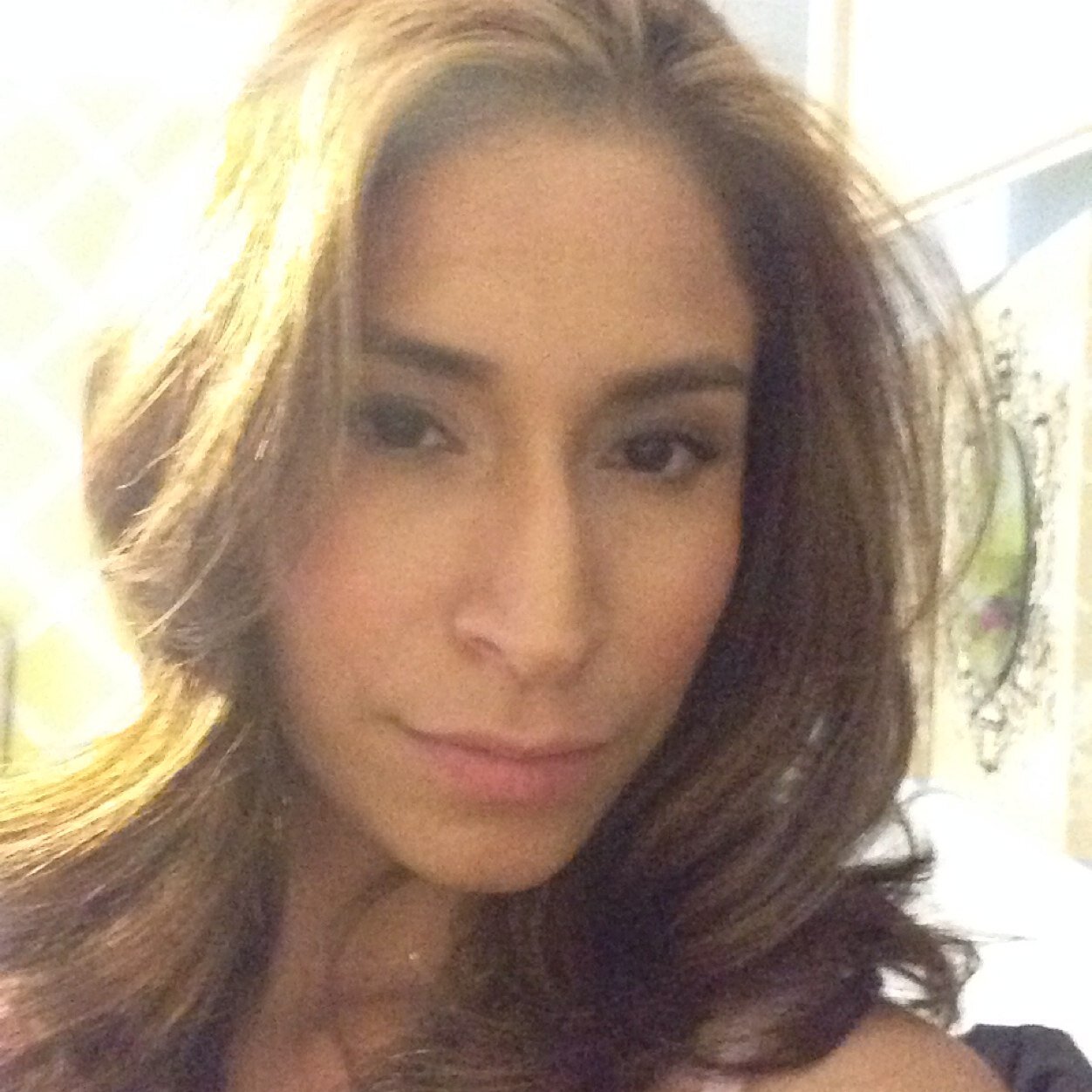 vckyvsbee's profile picture. 