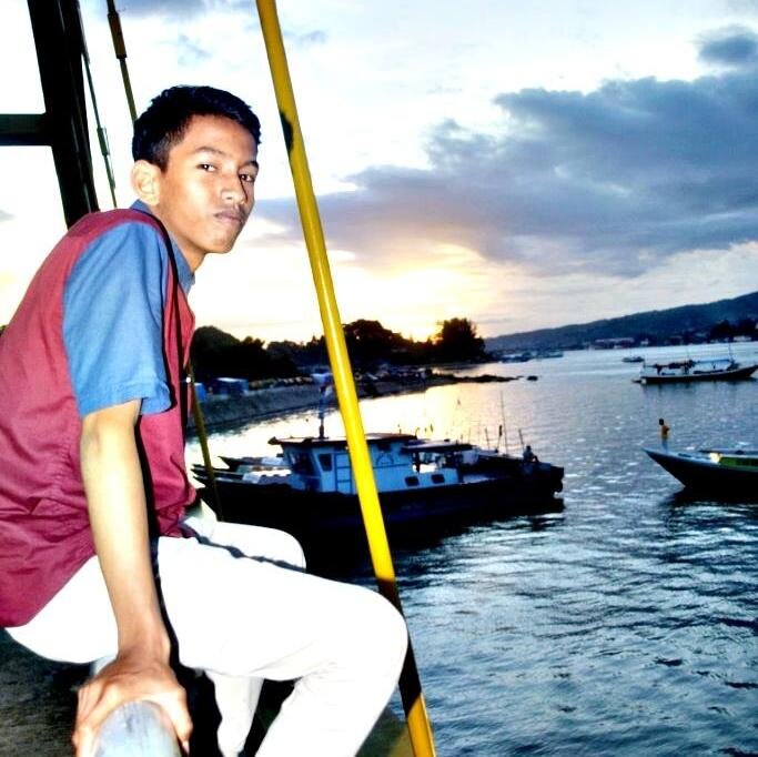 Hey,im on fire. Sony Music Indonesia.ll smkn 1 kendari ll